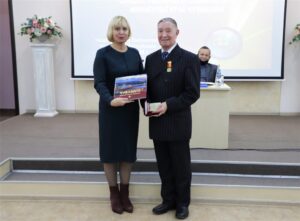 Торжественное вручение памятных медалей «100-летие образования Чувашской автономной области»