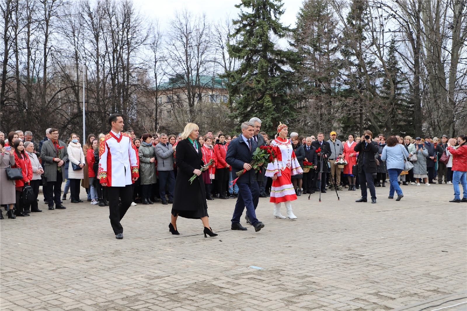 Чувашгосансамбль принял участие в торжественном митинге, посвященном Дню чувашского языка