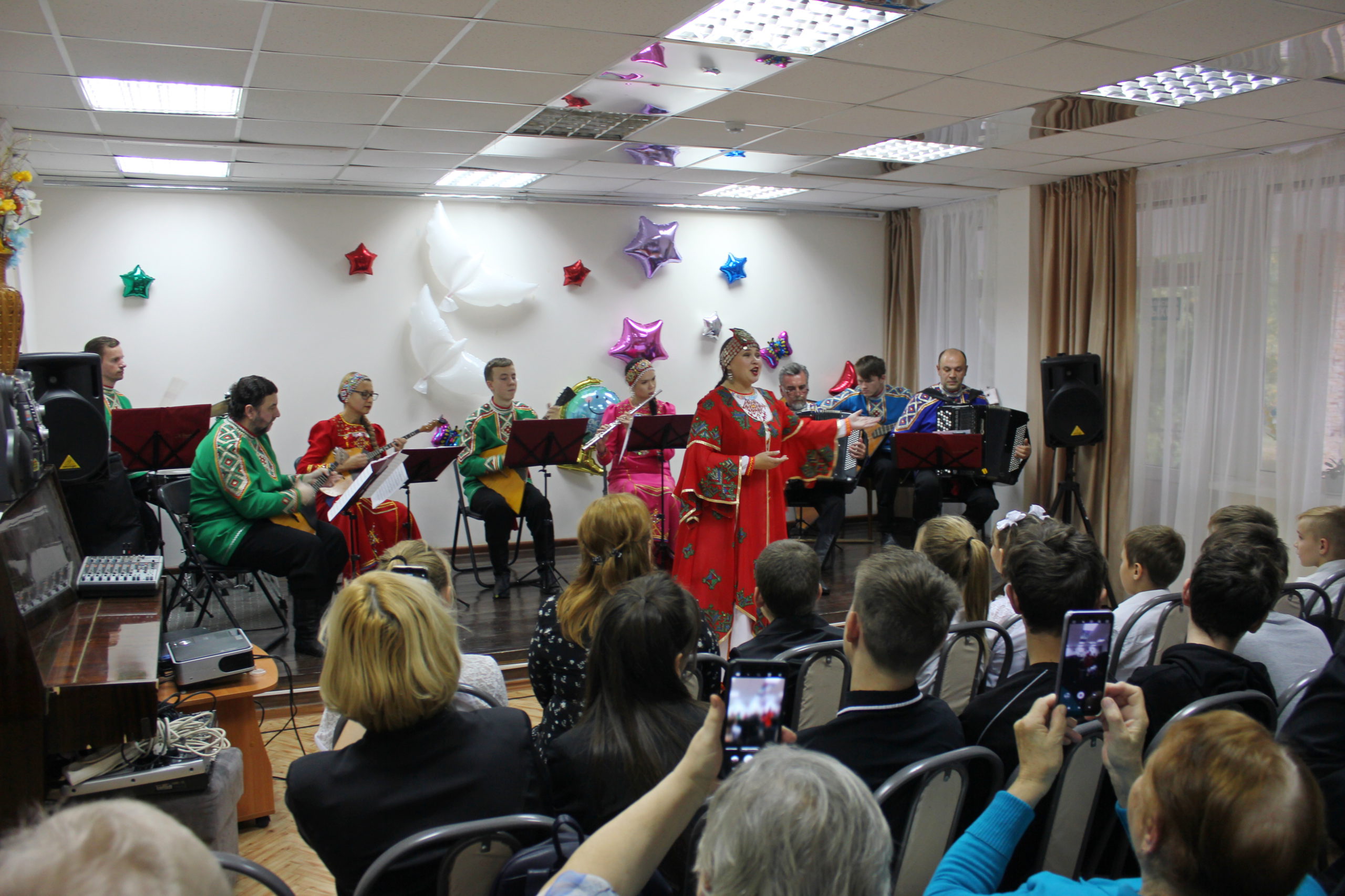 Артисты ансамбля песни и танца посетили Чебоксарский центр для детей-сирот