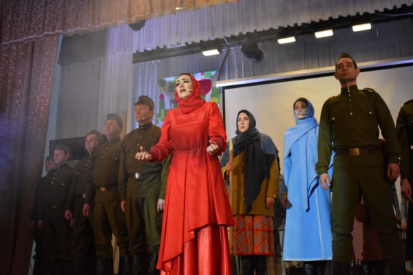 Подвиг в тылу: театрализованную постановку Чувашгосансамбля представили в Татарстане
